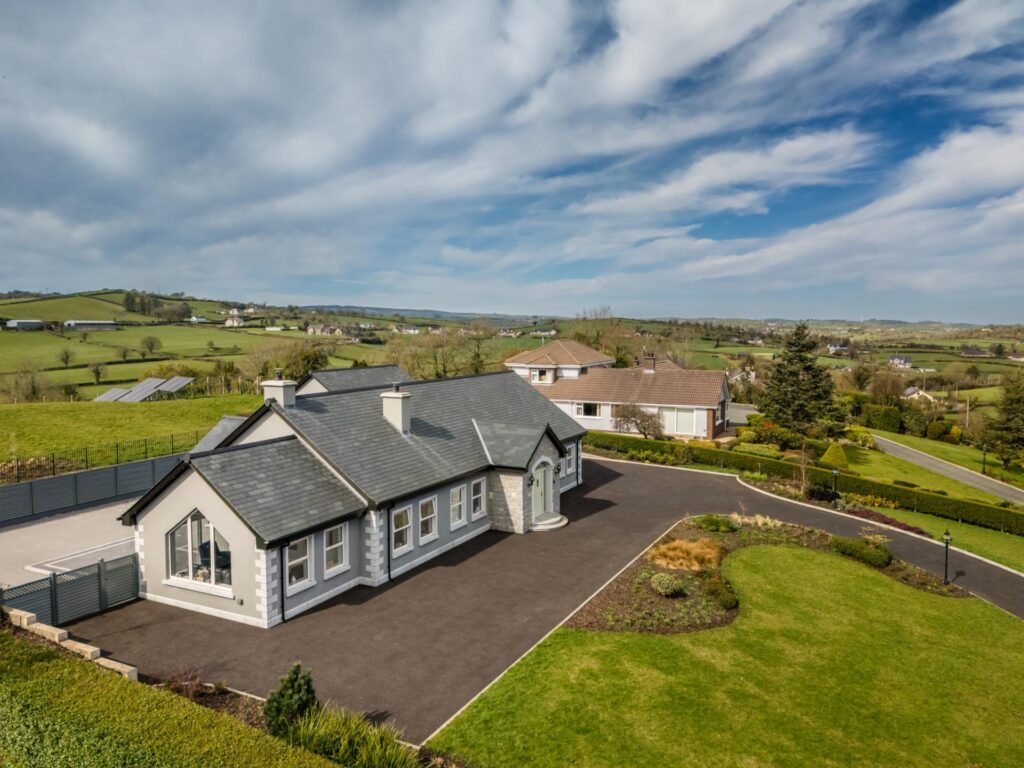Traditional bungalow in Camlough with stone-clad porch